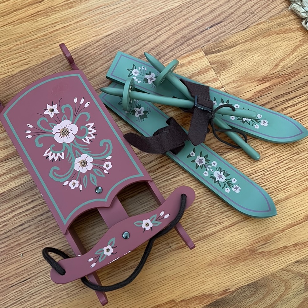 MUFFY VANDERBEAR WINTER SLED AND SKI SET